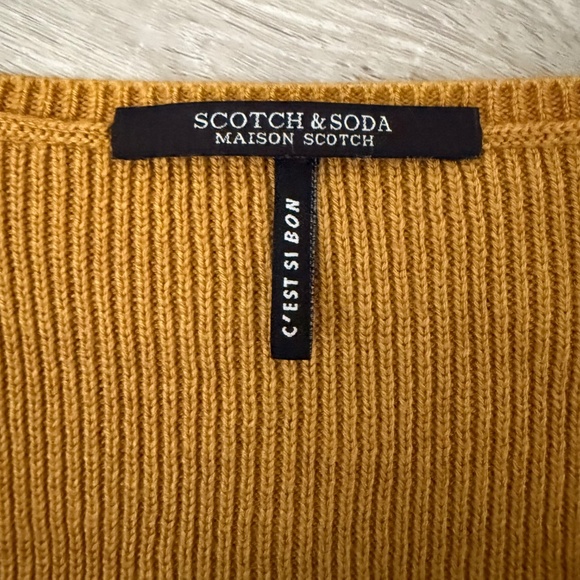 Scotch & Soda Maison Scotch Women’s mustard Pearl V Neck Cardigan XS - Picture 6 of 10